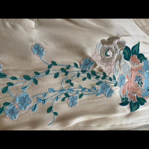 BLANK NYC EMBROIDERED PINK BOMBER JACKET. SIZE SMALL 🌸 - Picture 5 of 8